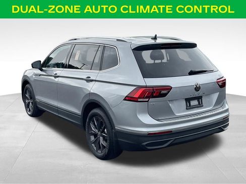 Used 2022 Volkswagen Tiguan SE FWD image 12