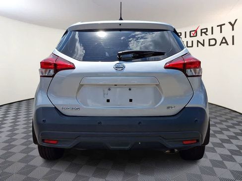 Used 2020 Nissan Kicks SV FWD image 5