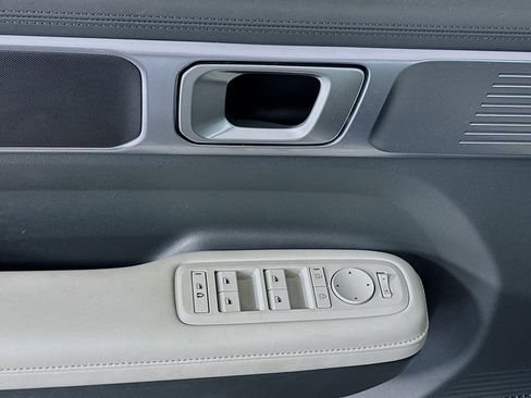 Used 2025 Hyundai Santa Fe SEL image 15