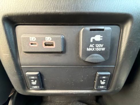 Used 2020 Nissan Pathfinder SL AWD/4WD image 14