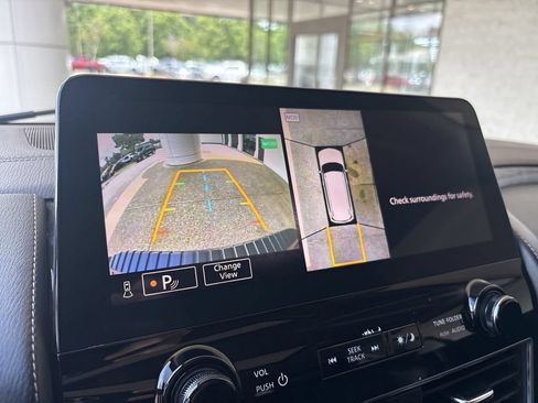 Used 2023 Nissan Armada Platinum w/ Captain's Chairs Package RWD image 15