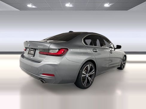 Used 2024 BMW 330i Sedan w/ Convenience Package RWD image 9