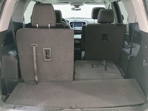 Used 2021 GMC Acadia SLE w/ Driver Convenience Package image 26