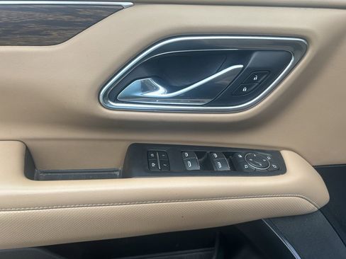 Used 2021 Chevrolet Tahoe Premier w/ Premium Package image 22