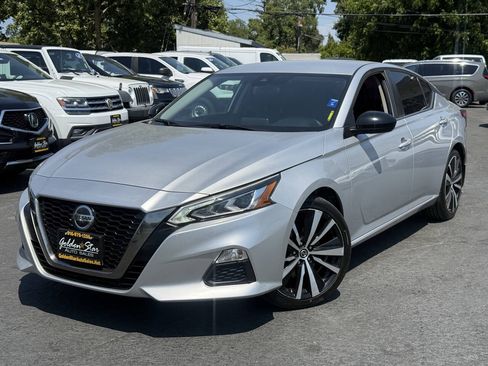Used 2020 Nissan Altima 2.5 SR FWD image 3