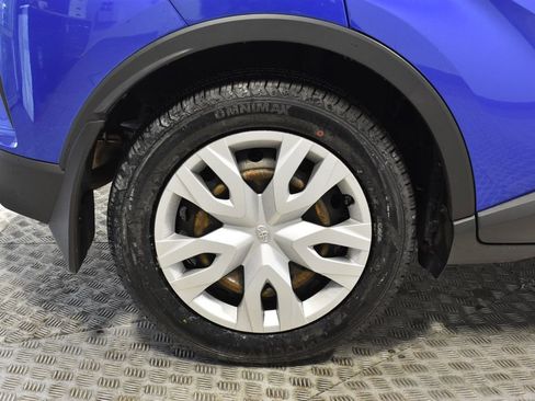 Used 2020 Toyota C-HR LE image 37