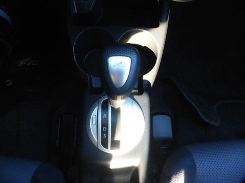 Used 2008 Honda Fit Sport image 22