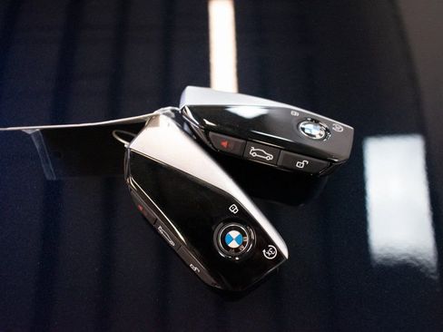 Certified 2023 BMW 760i xDrive AWD/4WD image 27