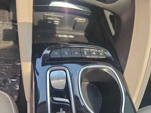 Used 2022 Buick Envision Avenir w/ Technology Package II AWD/4WD image 17