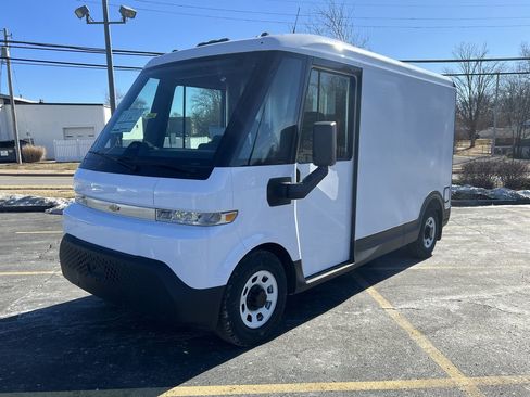 New 2025 Chevrolet Brightdrop 400 w/ Power Door Package image 17