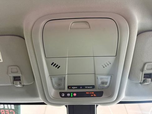 Used 2020 GMC Terrain SLE w/ Driver Convenience Package AWD/4WD image 19