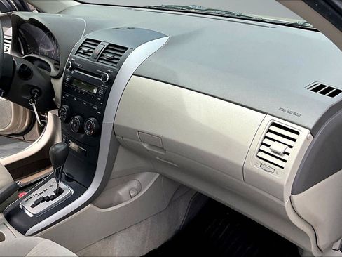 Used 2010 Toyota Corolla LE FWD image 22