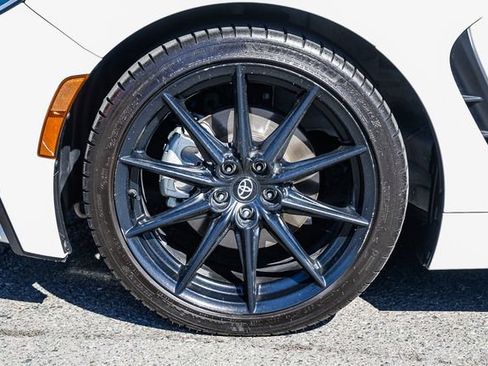 Used 2024 Toyota GR86 Premium RWD image 11