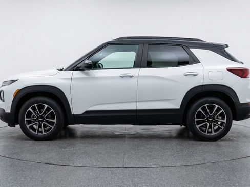 Used 2025 Chevrolet TrailBlazer LT image 5