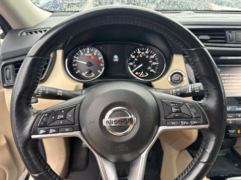 Used 2017 Nissan Rogue SL AWD/4WD image 6