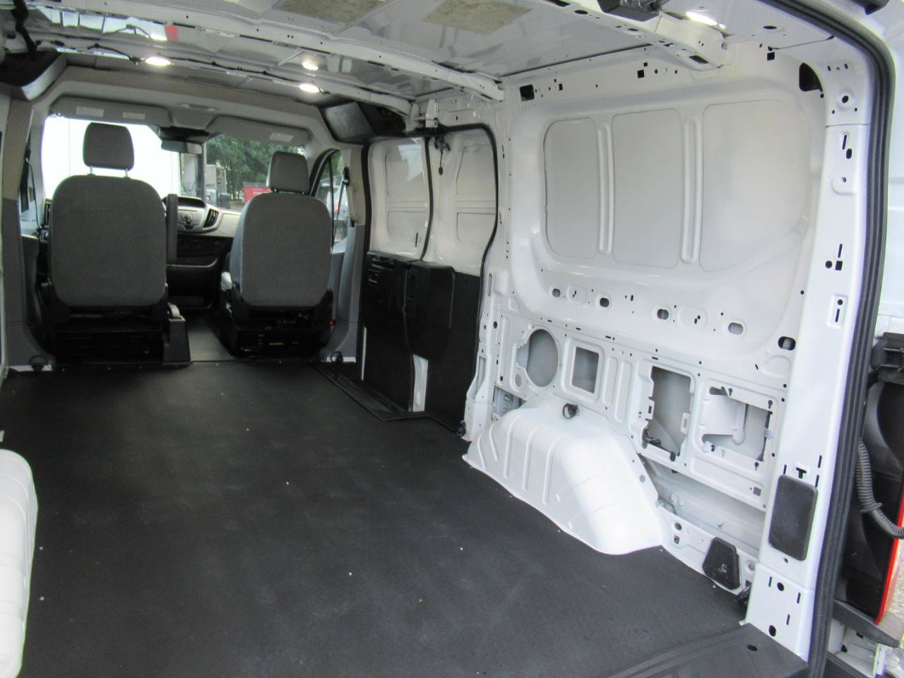 Used 2018 Ford Transit 150 130 Low Roof RWD image 16