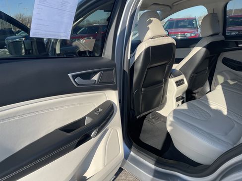 Used 2023 Ford Edge Titanium image 12