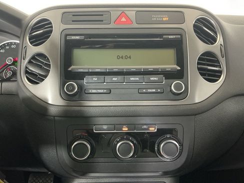 Used 2011 Volkswagen Tiguan S image 12