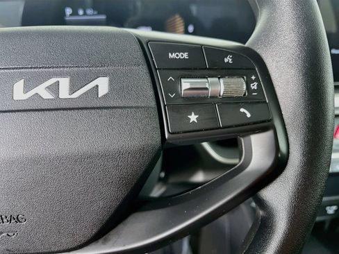 Used 2025 Kia K4 FWD image 13