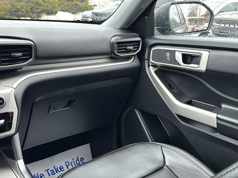 Used 2022 Ford Explorer XLT w/ Equipment Group 202A image 21
