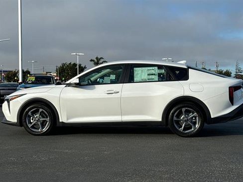 New 2025 Kia K4 LXS image 7