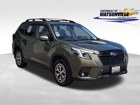 Used 2024 Subaru Forester Premium AWD/4WD image 1