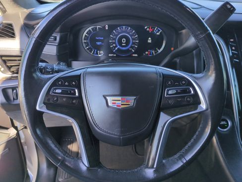 Used 2019 Cadillac Escalade ESV Platinum image 9