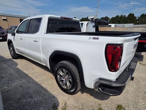 Used 2021 GMC Sierra 1500 SLE w/ X31 Off-Road Package AWD/4WD image 4