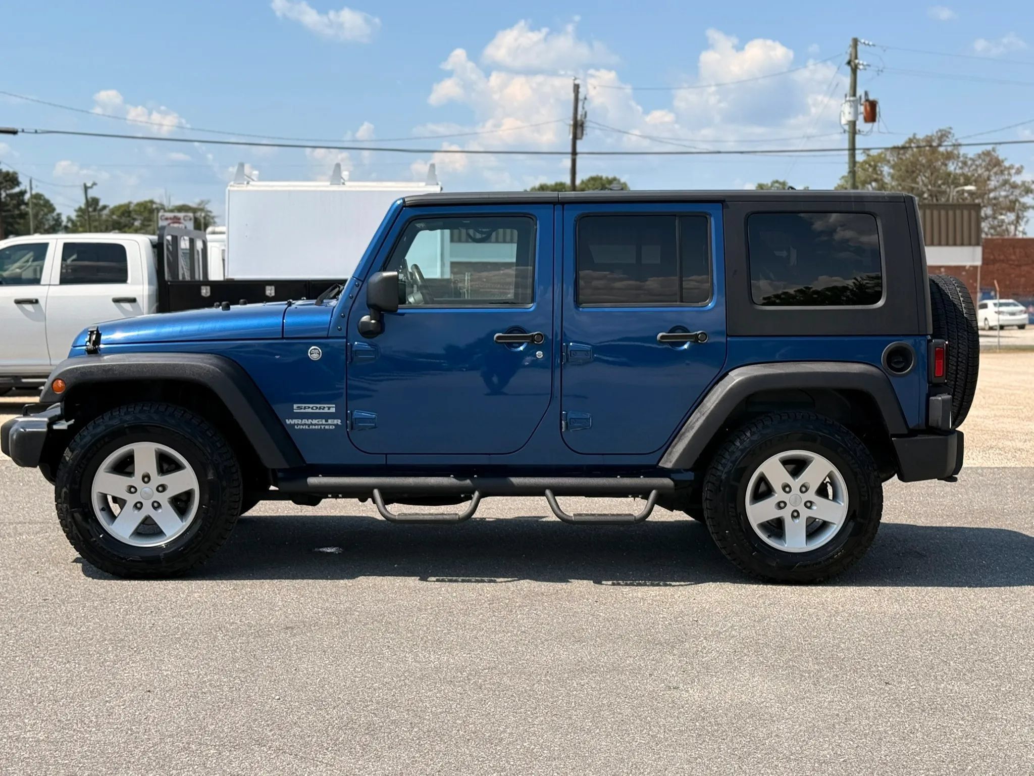 Used 2010 Jeep Wrangler Unlimited Sport AWD/4WD image 6
