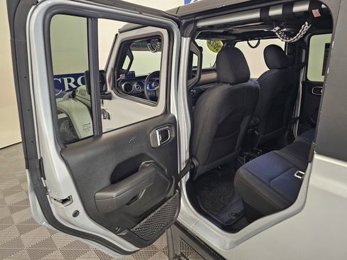 Used 2022 Jeep Gladiator Sport AWD/4WD image 20