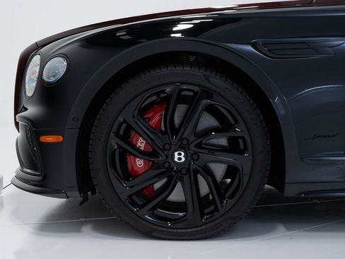 Certified 2025 Bentley Flying Spur Plug-In Hybrid image 45