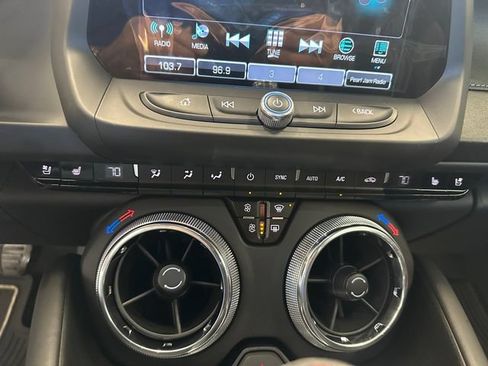 Used 2016 Chevrolet Camaro SS RWD image 32