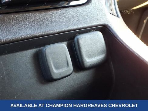 Used 2020 Chevrolet Suburban LT image 28