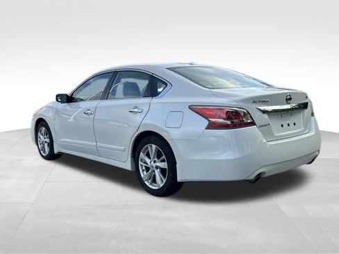 Used 2015 Nissan Altima 2.5 SV FWD image 3
