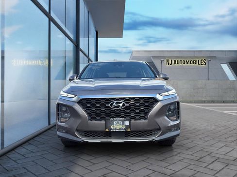 Used 2019 Hyundai Santa Fe SEL image 2