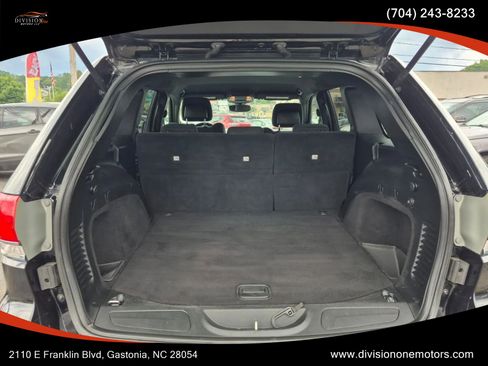 Used 2017 Jeep Grand Cherokee Laredo w/ Quick Order Package 23E AWD/4WD image 8