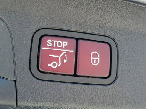 Used 2023 Mercedes-Benz GLE 350 w/ AMG Line Exterior image 9