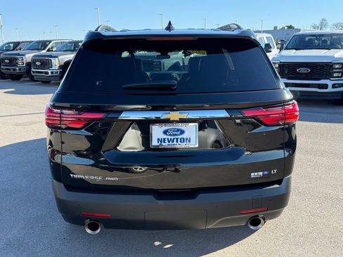 Used 2022 Chevrolet Traverse LT image 35