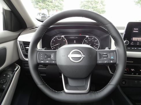 New 2025 Nissan Rogue SV image 27