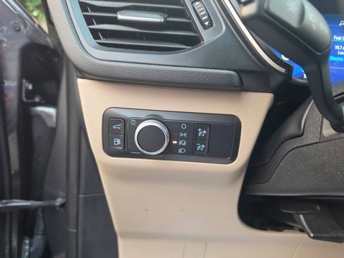 Used 2020 Ford Escape SE Sport FWD image 38