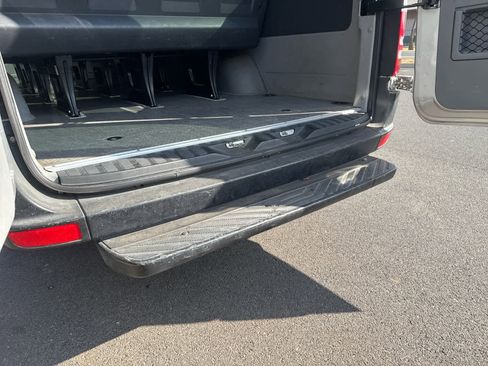 Used 2017 Mercedes-Benz Sprinter 2500 image 7
