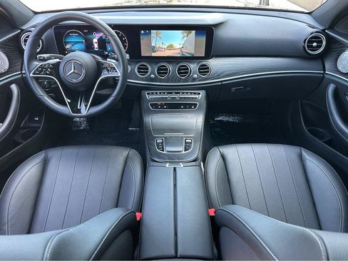 Used 2023 Mercedes-Benz E 350 4MATIC Sedan image 4