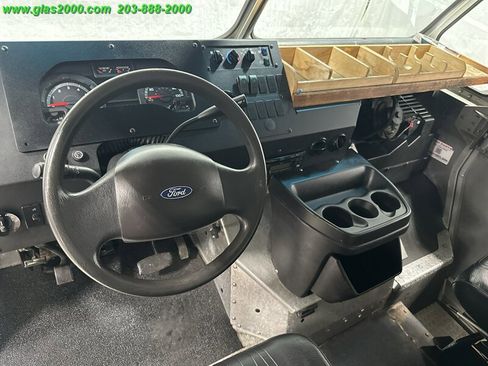 Used 2016 Ford E-350 and Econoline 350 Super Duty w/ A/C Prep Package image 4