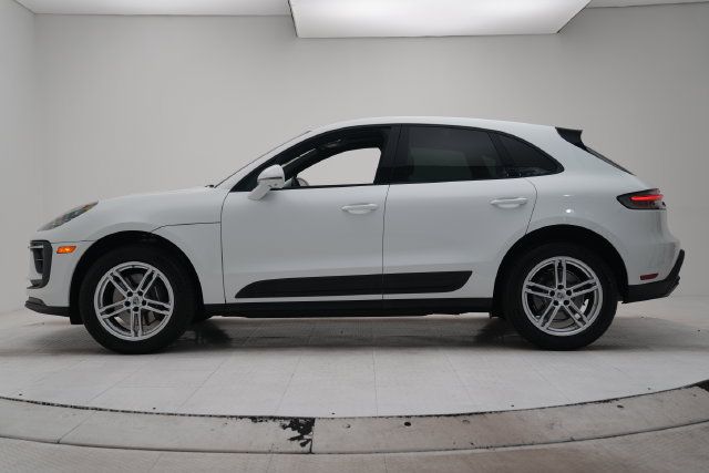 Certified 2026 Porsche Macan AWD/4WD image 7