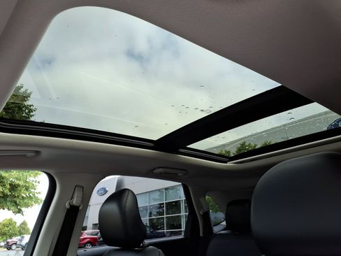 Used 2015 Ford Edge SEL w/ Equipment Group 201A AWD/4WD image 5