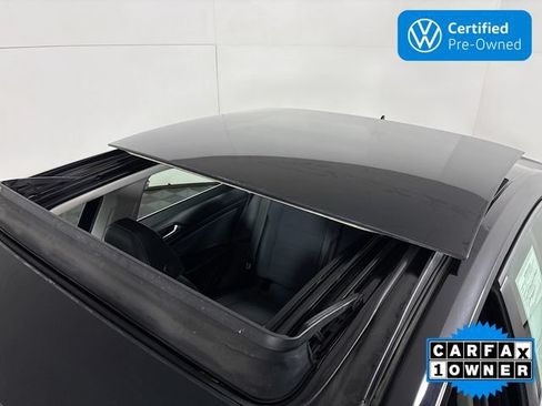 Used 2025 Volkswagen Jetta SE FWD image 21