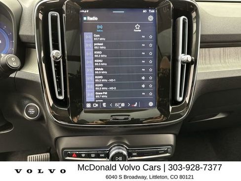 Certified 2025 Volvo XC40 B5 Plus AWD/4WD image 16