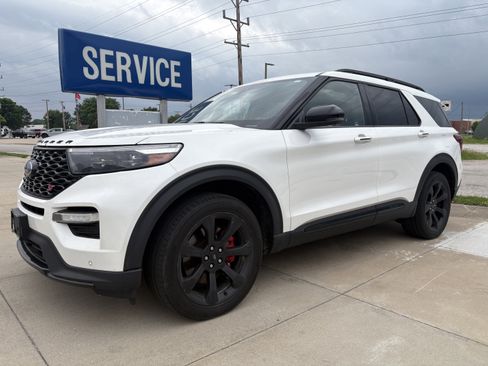 Used 2022 Ford Explorer ST w/ Equipment Group 401A AWD/4WD image 3