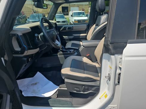 Used 2023 Ford Bronco Wildtrak image 15