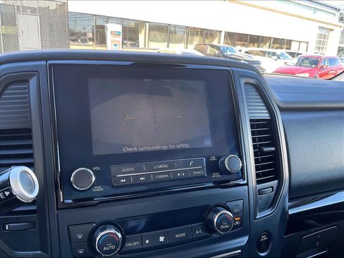 Certified 2023 Nissan Titan SV w/ SV Convenience Package image 18